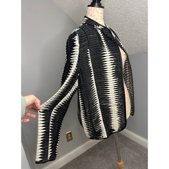 EUC Chico’s Jacket Black Off White Neutral Textured Ziggy Pattern Size 3/XL/16 - Picture 7 of 7